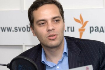 Владимир Милов