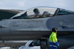 Українські льотчики на винищувачі F-16