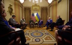 Владимир Зеленский и сенаторы США