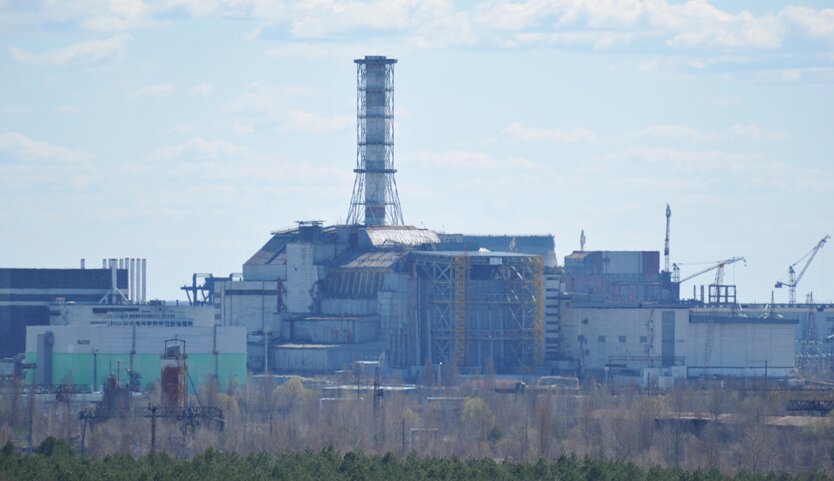 Российские оккупанты пытаются захватить Чернобыльскую АЭС, - Зеленский