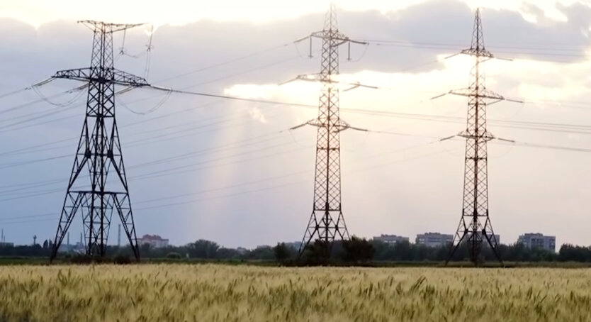 Укрэнерго сообщило, в какие часы могут отключить электричество по всей стране