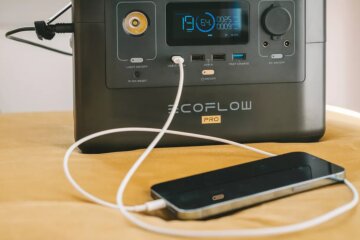 Зарядные станции / Фото: Depositphotos