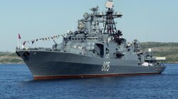У Баренцевому морі палає російський великий протичовновий корабель "Адмірал Левченко"