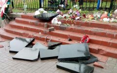 nebesnaya-sotnya_pamyatnik_vandalizm
