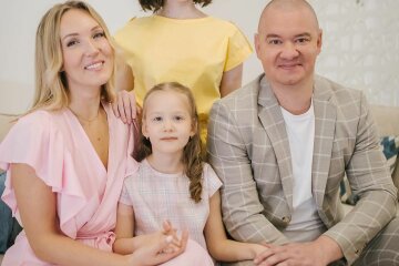 Евгений Кошевой с женой и дочерьми / instagram.com/yalta_k