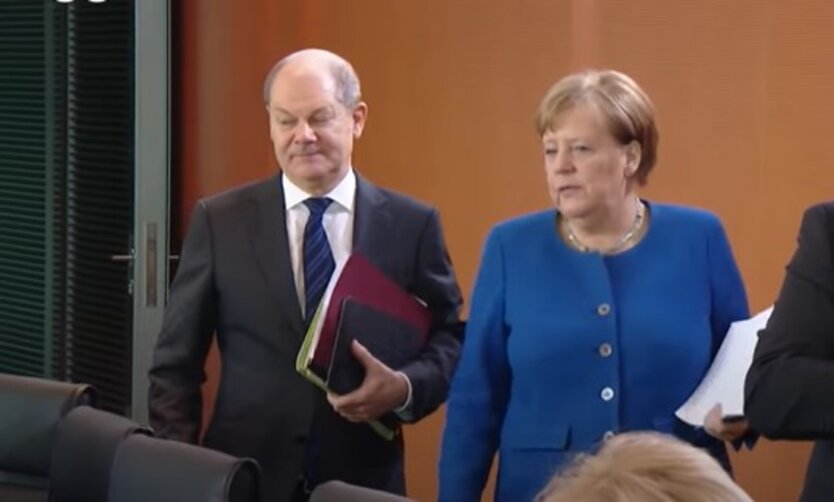 Олаф Шольц и Ангела Меркель, энергозависимость от России, германия