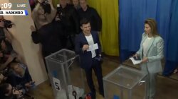 Владимир Зеленский на избирательном участке