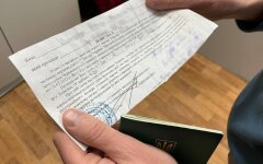Вручення повістки / Фото: УНІАН