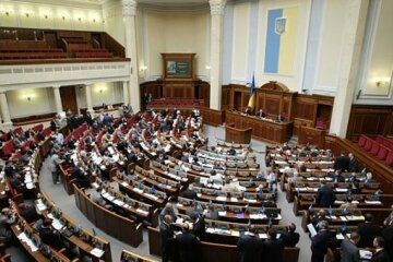 Депутаты от ПР и КПУ попросили польских коллег обвинить украинцев в геноциде