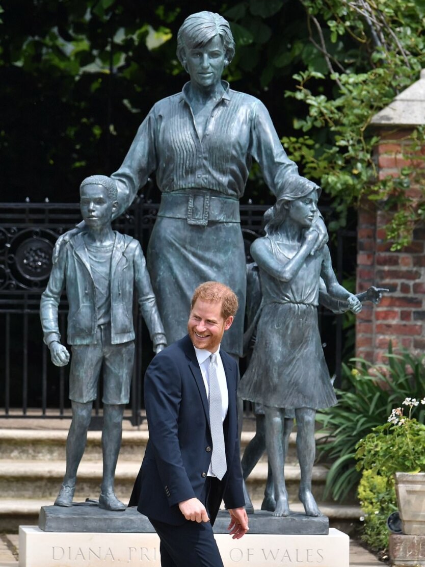 Принц Гарри, открытие статуи принцессы дианы