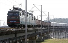 грузовой поезд