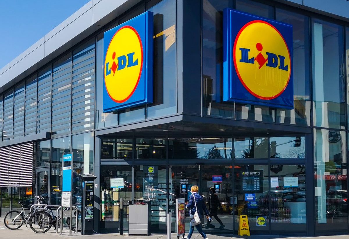 Biedronka, Lidl, Dino, Aldi, Netto: как будут работать супермаркеты в Польше  в торговое воскресенье 28 апреля