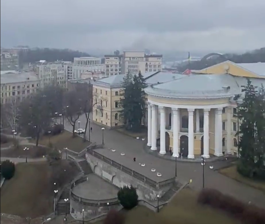 Киев видео. Военный объект в Броварах. Украина ракета в Новосибирске. Бровары Украина. Площадь Москвы и Украины фото.