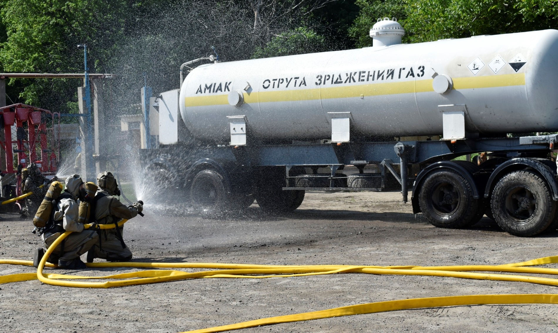 Утечка аммиака. Утечки аммиака на заводе Сумыхимпром. Утечка аммиака произошла на заводе 