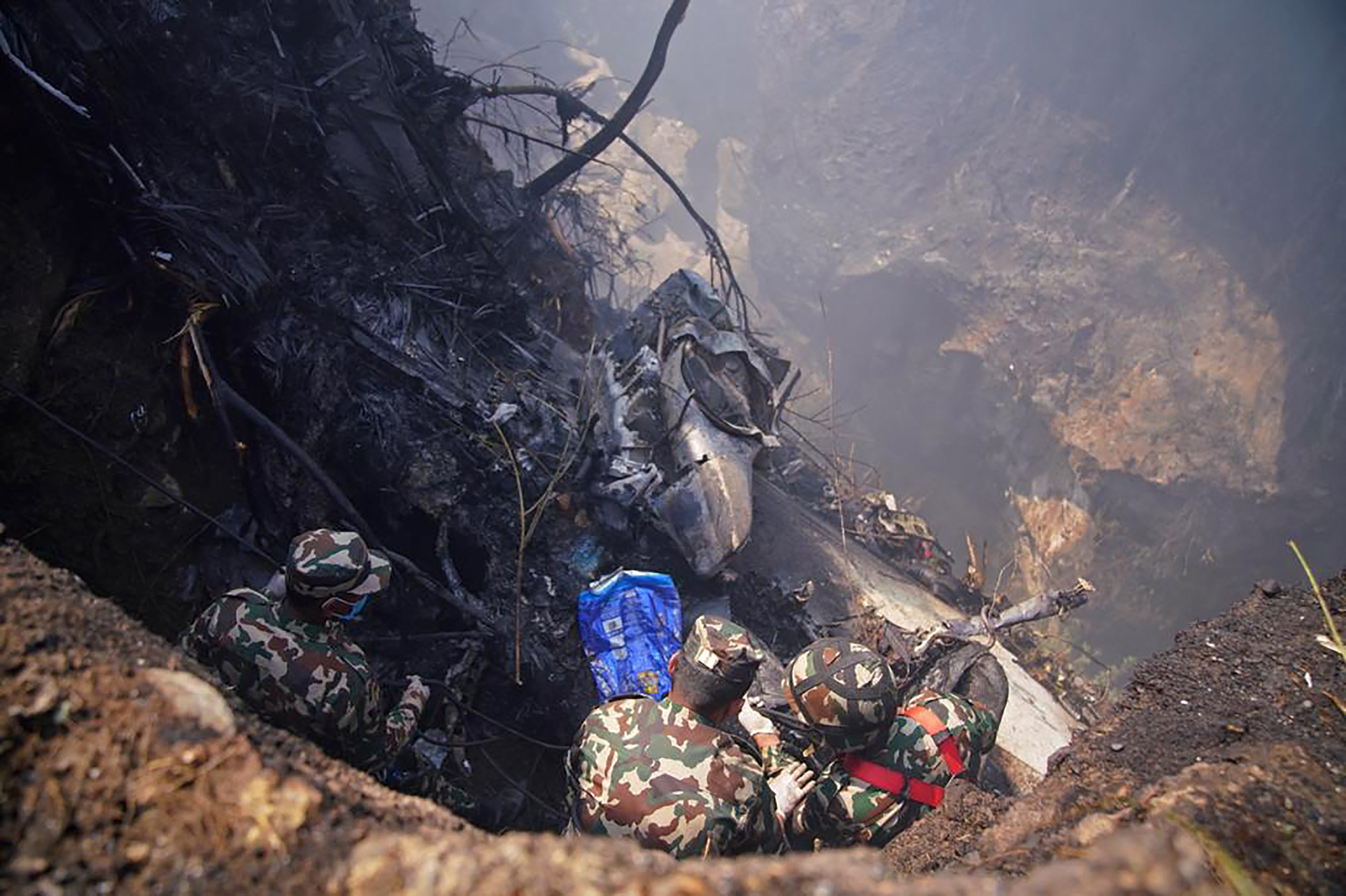 Крушение авиакатастроф. Катастрофа ATR 72 В Покхаре. АТР 72 Непал. В Непале разбился самолет 2023. Авиакатастрофа в Непале 2023.